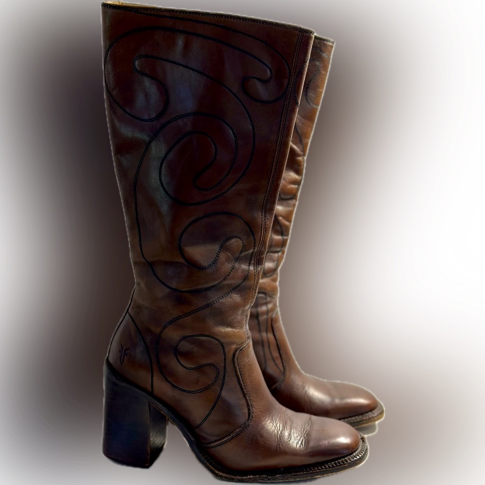 FRYE Conrad Y2K Swirl boots, platform heel size 7  style 77275